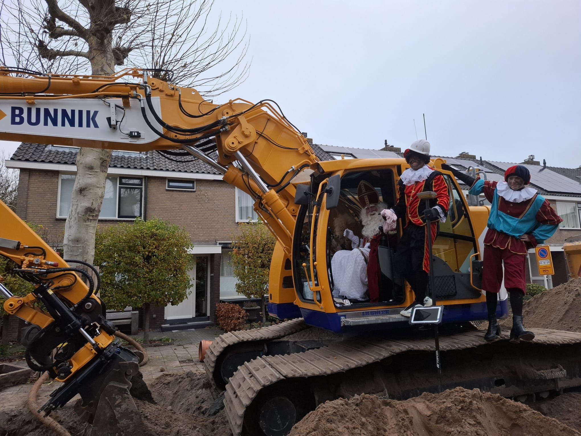 Umbraco.Web.PublishedCache.XmlPublishedCache.PublishedMediaCache+DictionaryPublishedContent?.Name